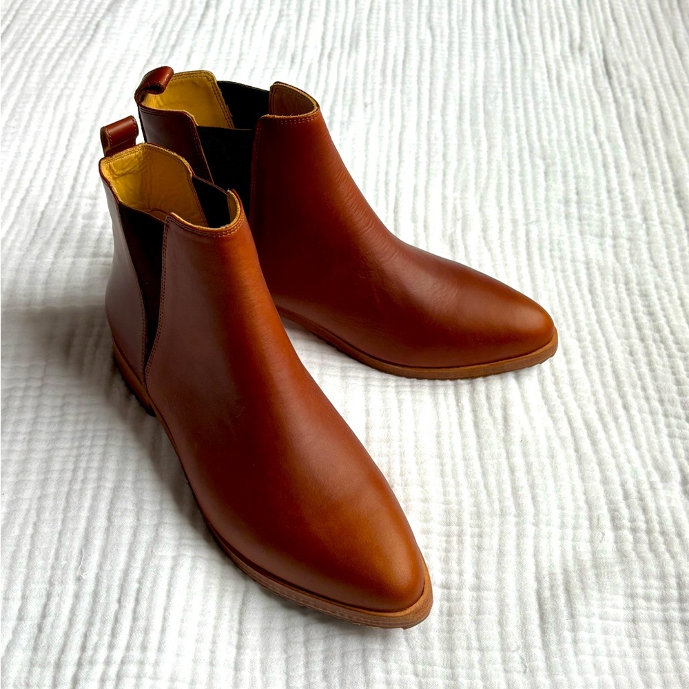 NWT Nisolo Everyday Chelsea Boot, Brandy, size 9.5